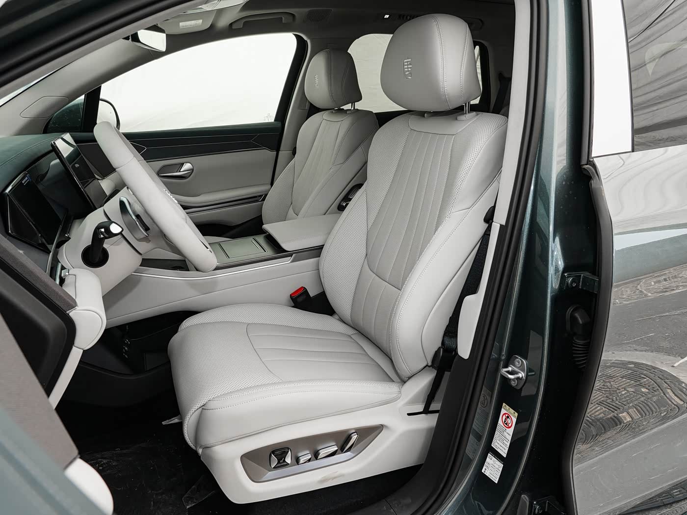 2025 BYD TANG L Image 4